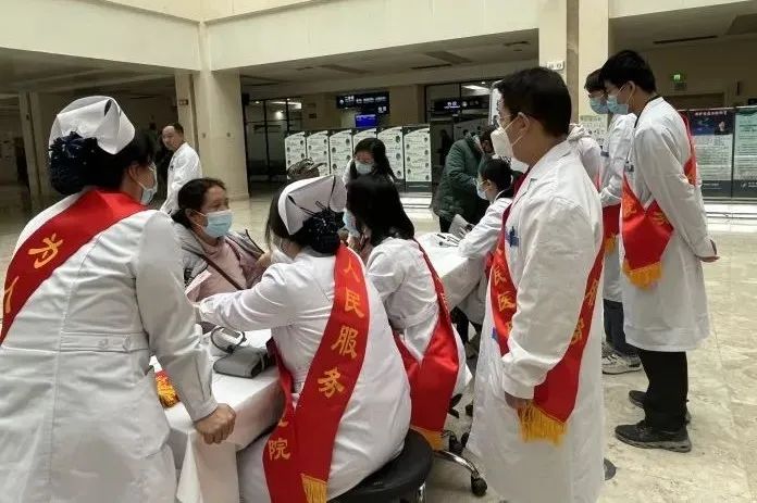 简篇-忻州市人民医院呼吸科“世界慢阻肺日”义诊宣传活动 图片